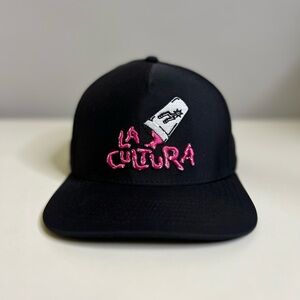 San Antonio Spurs “La Cultura” Wordmark Drip Black Snapback Hat